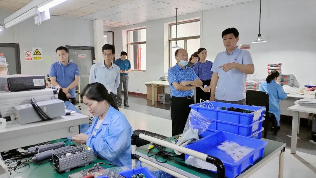 湖南省特種設(shè)備管理協(xié)會、長沙宏特公司等領(lǐng)導(dǎo)、專家一行來公司考察交流