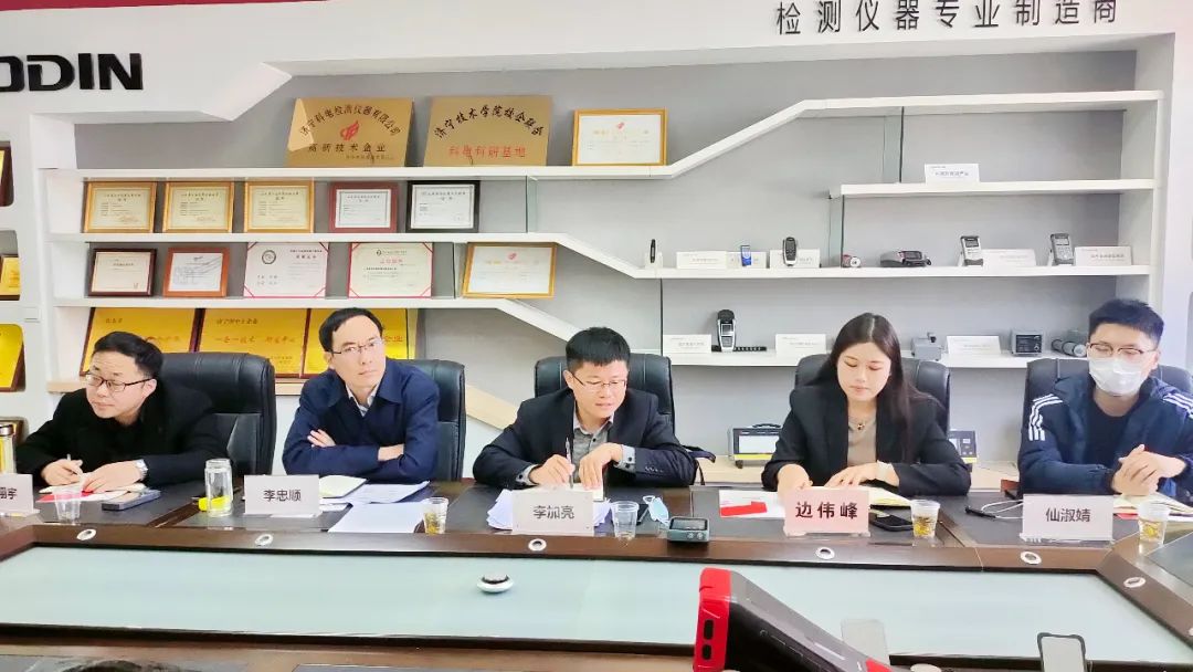 濟寧市助企攀登調(diào)研保障組一行來訪科電公司以實際行動支持企業(yè)科技創(chuàng)新攀登進(jìn)階